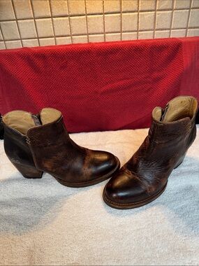 Women's Brown Distressed Leather Bed Stu Ankle Boots - Zip Up
